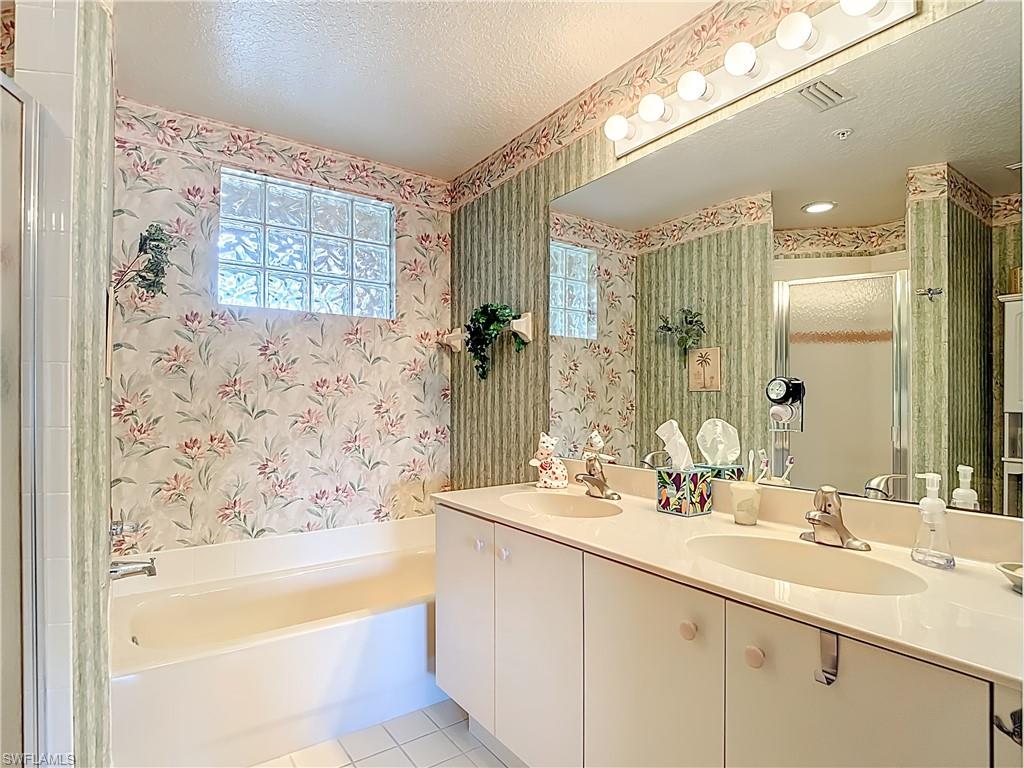 6930 Huntington Lakes Cir 104 Property Photo 12