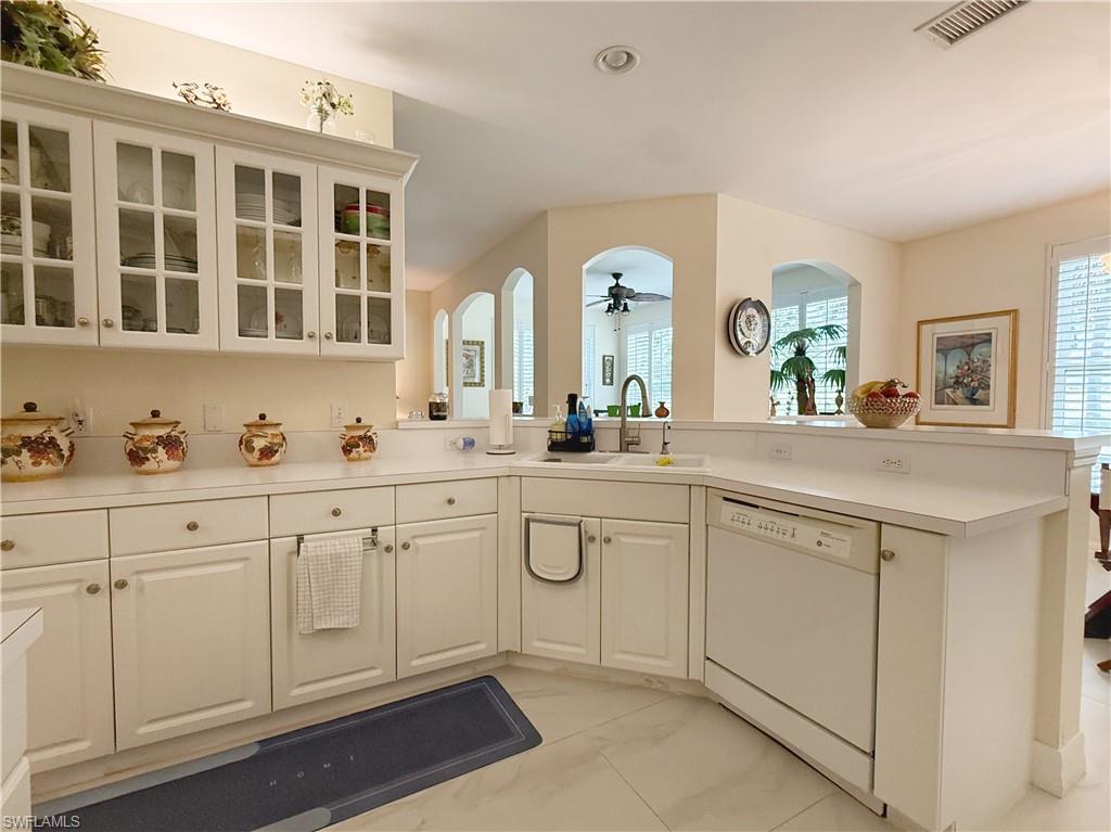 1310 Charleston Square Dr 101 Property Photo 24