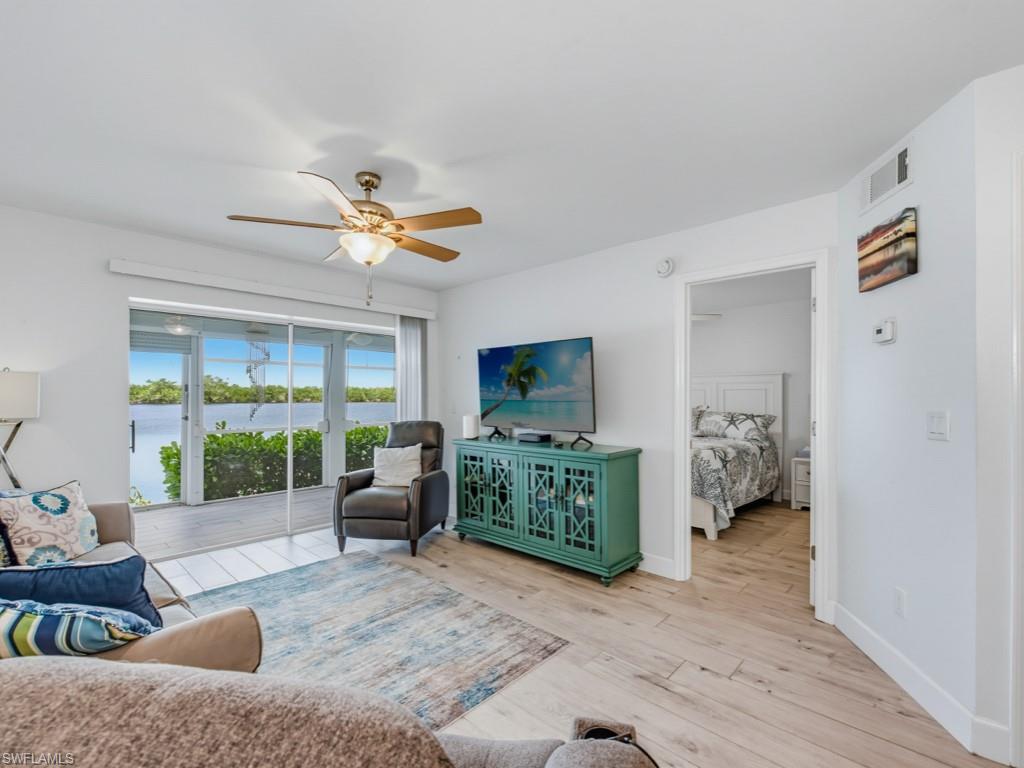 1025 Mainsail Dr 203 Property Photo 2