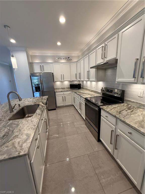 9317 Woodhurst Dr Property Photo 2
