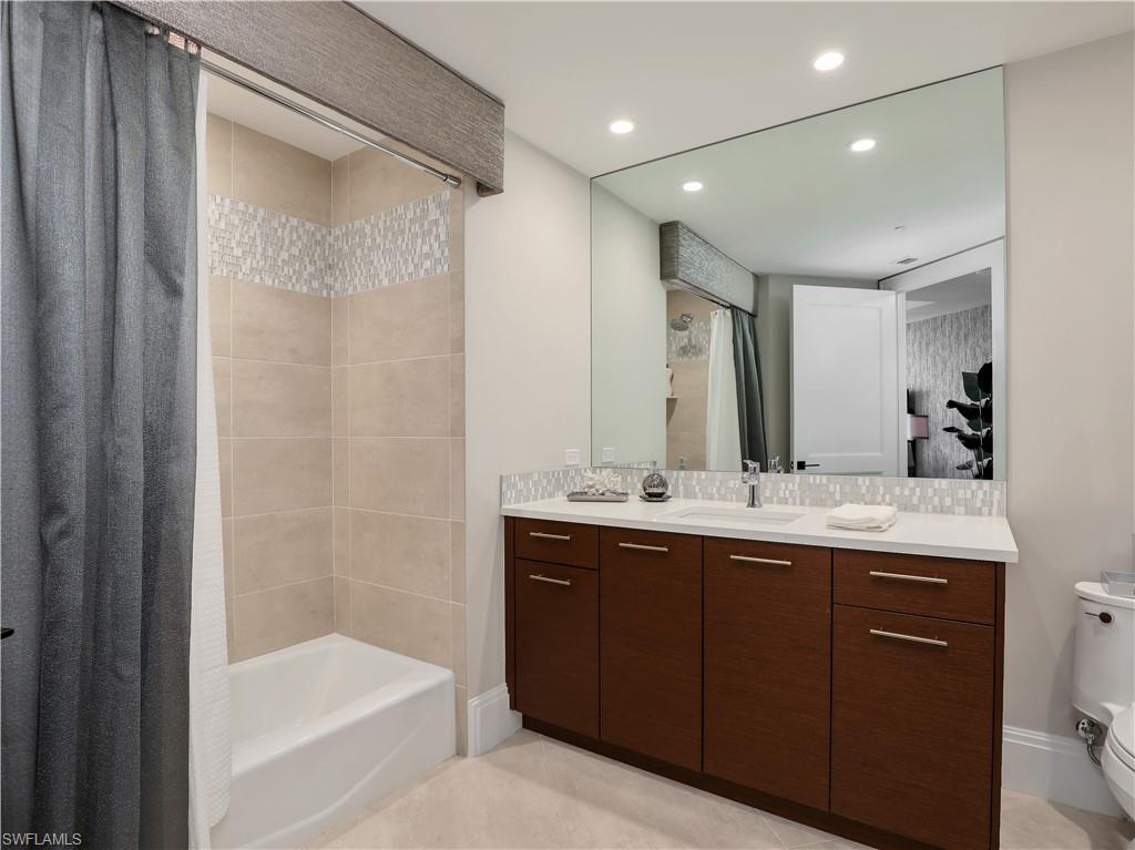 13665 Vanderbilt Dr 301 Property Photo 26
