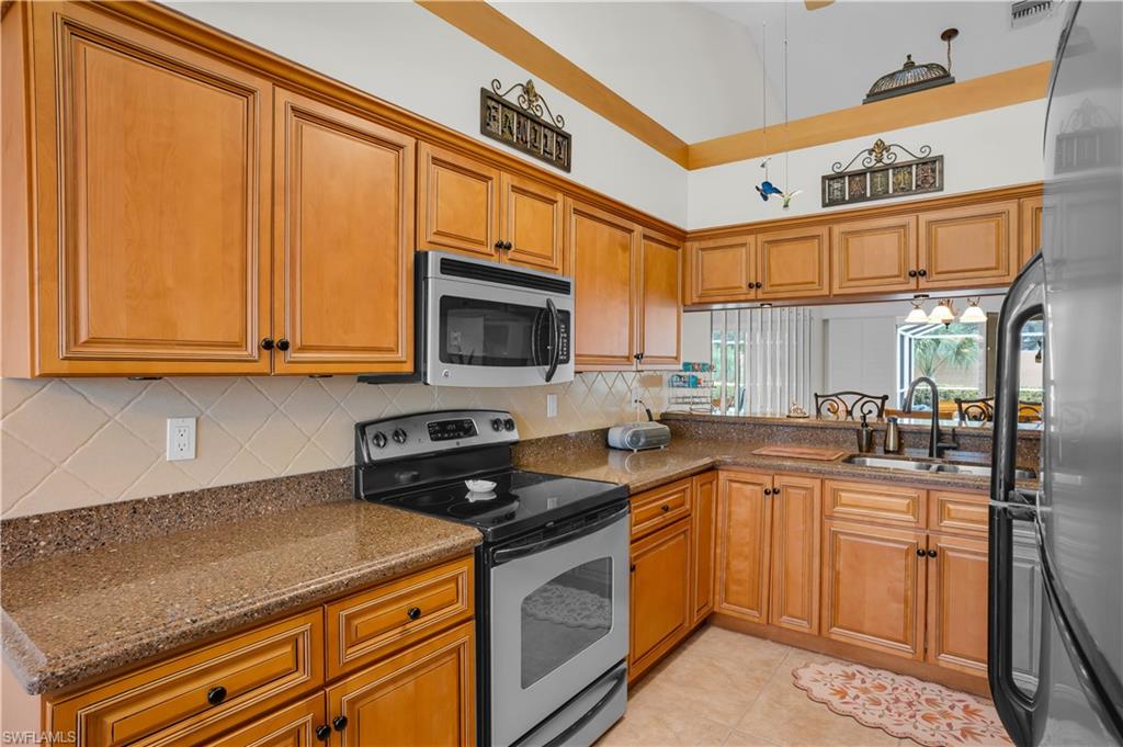 5854 Westbourgh Ct Property Photo 6