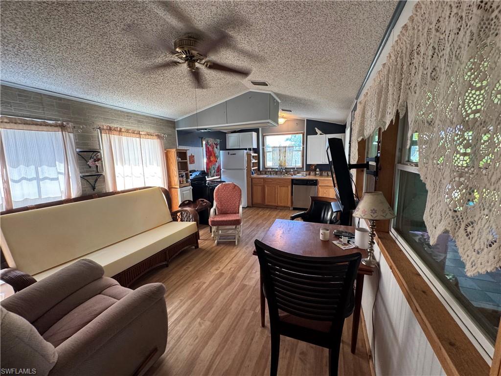 3596 Unique Cir Property Photo 12
