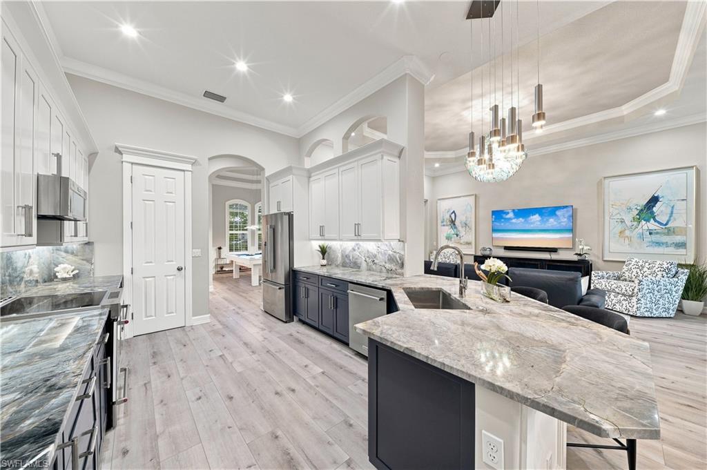 8806 Spinner Cove Ln Property Photo 11