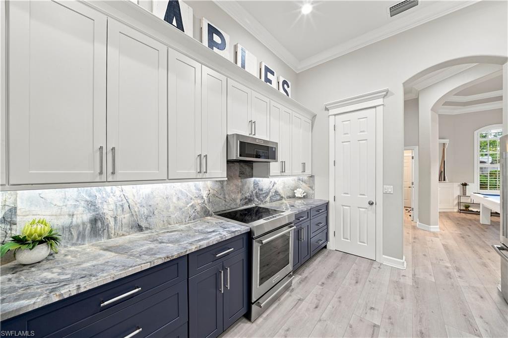 8806 Spinner Cove Ln Property Photo 12