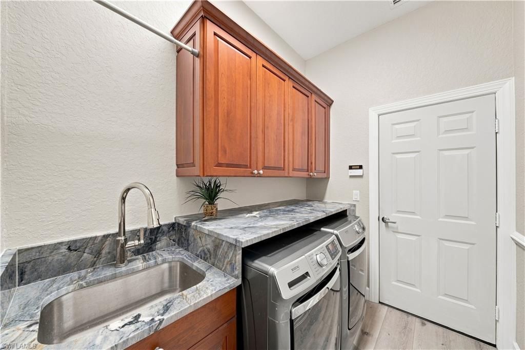 8806 Spinner Cove Ln Property Photo 31