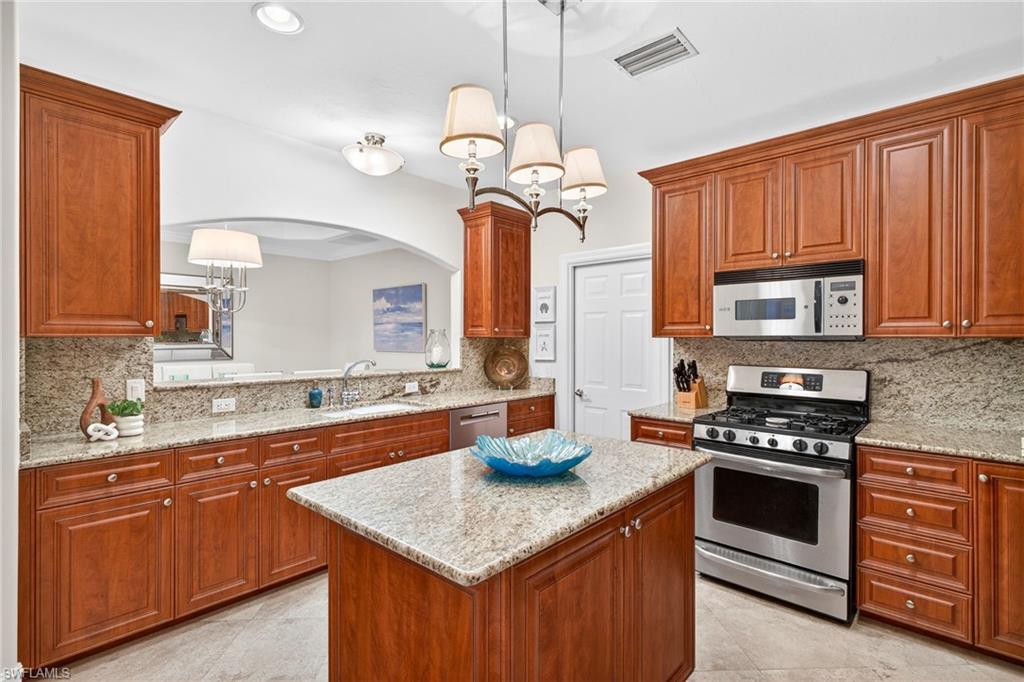 2805 Tiburon Blvd E 1-101 Property Photo 9