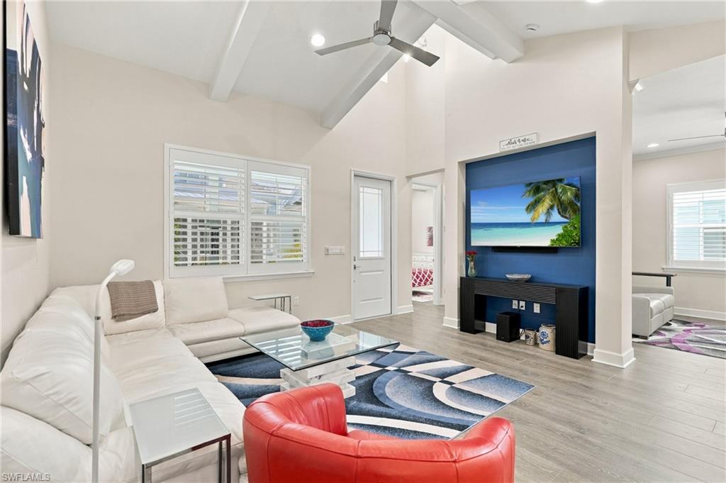7198 Saona Ct Property Photo 6