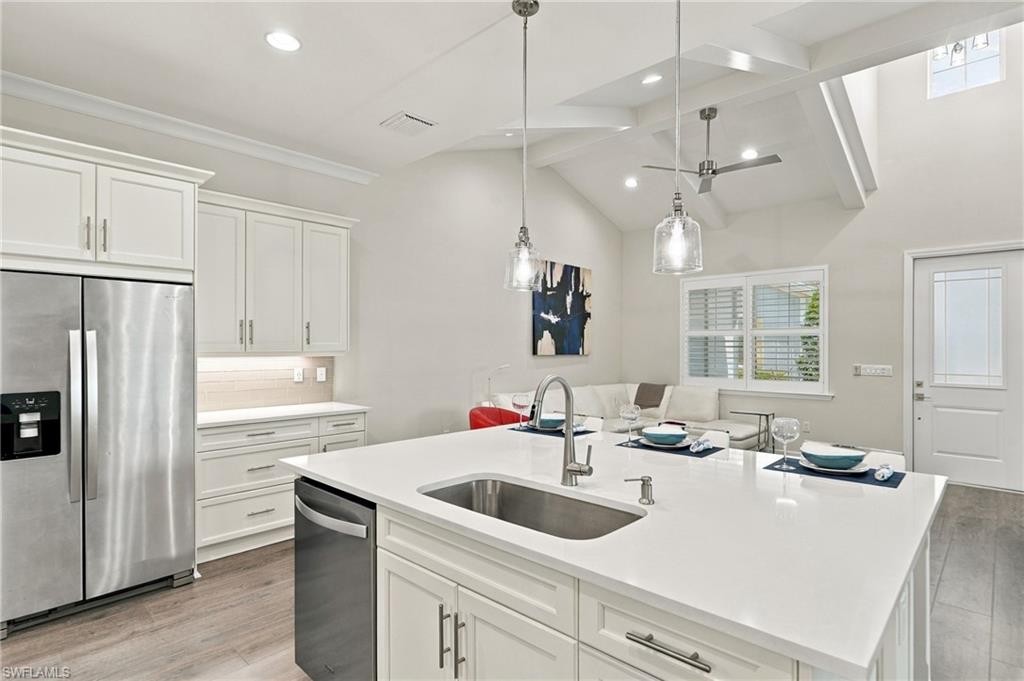 7198 Saona Ct Property Photo 10