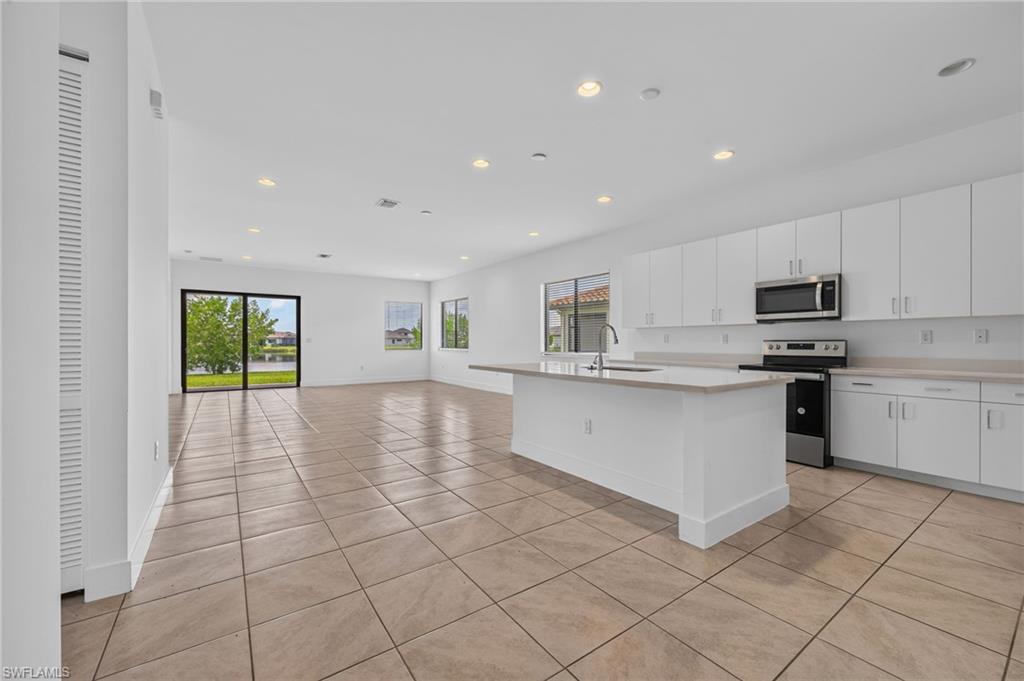 4993 Ofanto Ln Property Photo 6