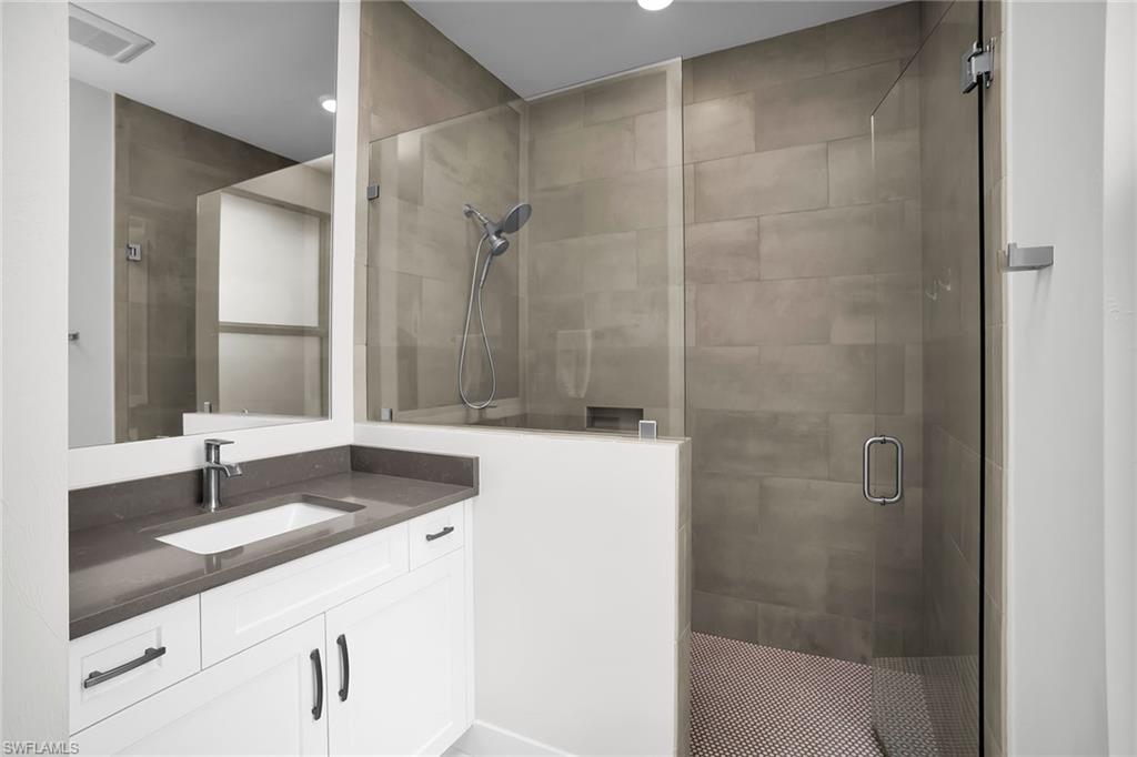 384 Heathwood Dr Property Photo 22