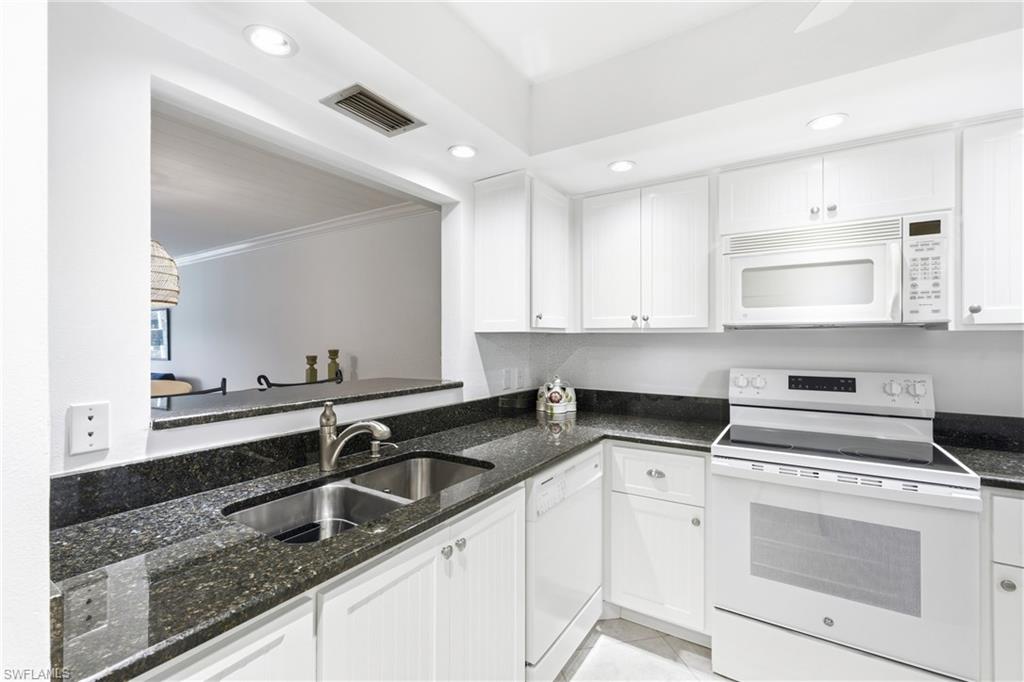 3150 Binnacle Dr 107 Property Photo 8