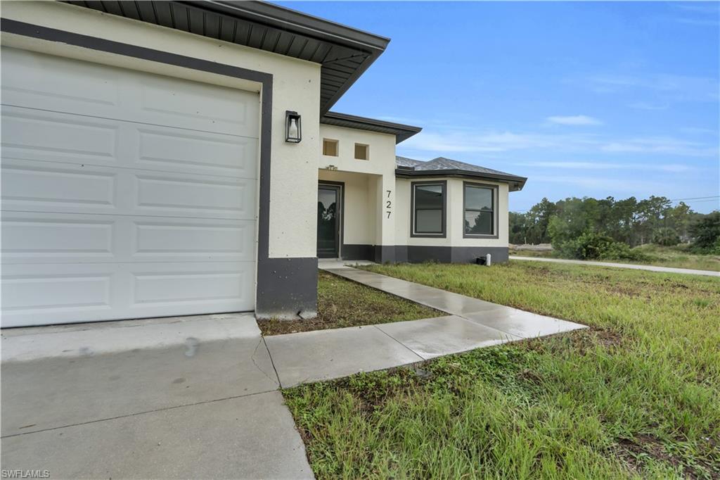 727 Aletha Ave S Property Photo 4