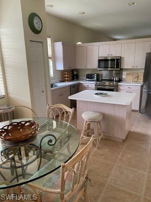 100 L Ambiance Cir E 201 Property Photo 13