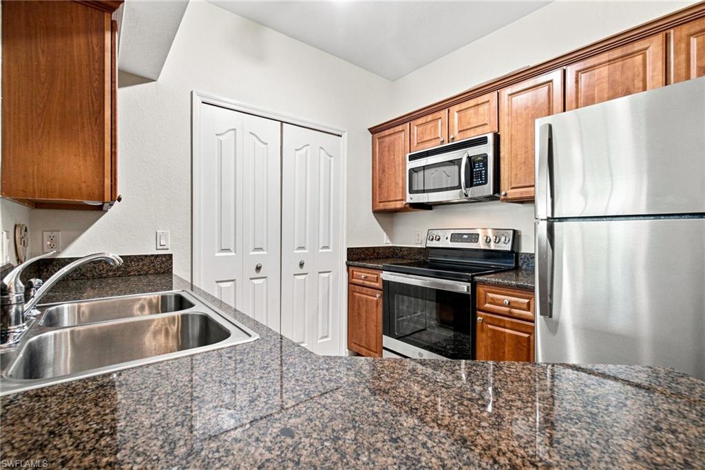 12990 Positano Cir 301 Property Photo 5