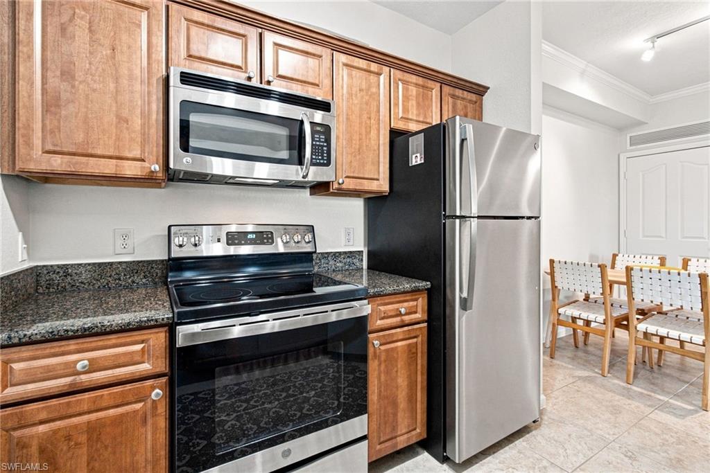 12990 Positano Cir 301 Property Photo 6