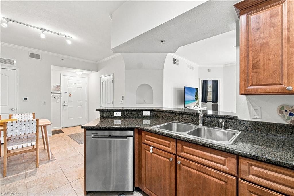 12990 Positano Cir 301 Property Photo 7