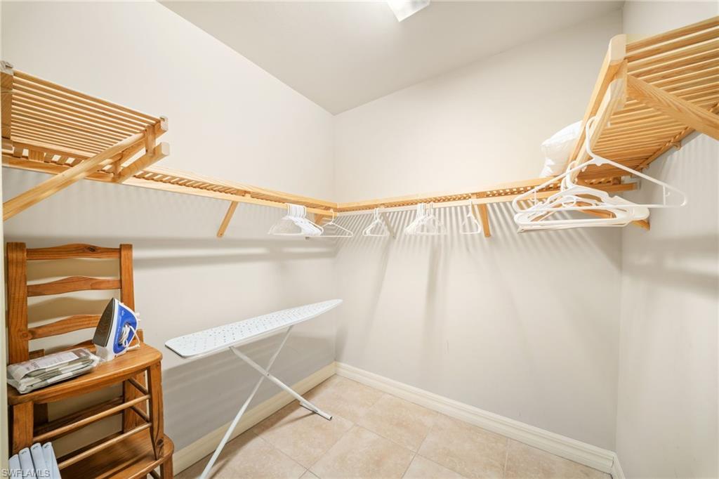 1221 Briarwood Ct Property Photo 28