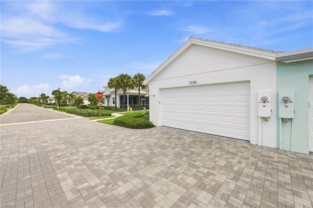 7150 Saona Ct Property Photo 4