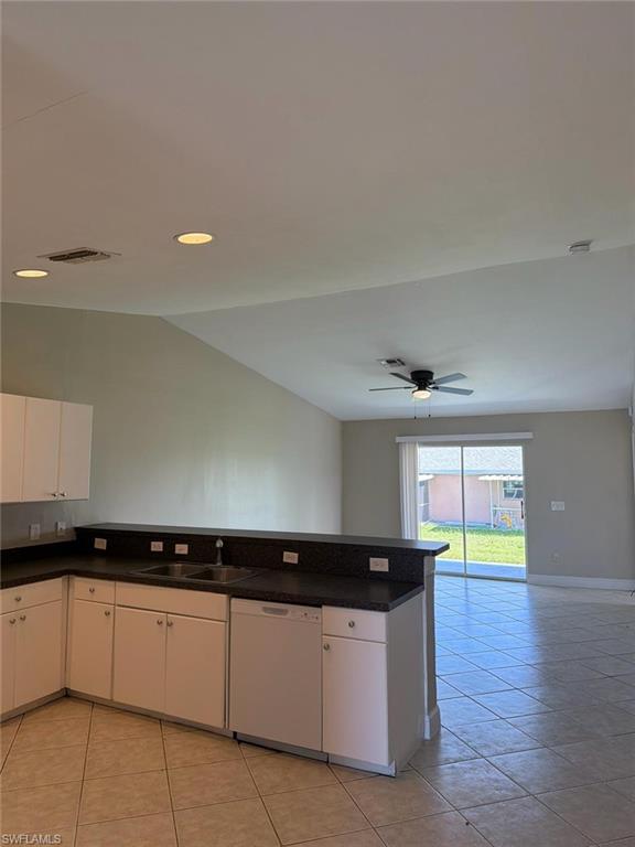 4822/4824 Leonard Blvd S Property Photo 5
