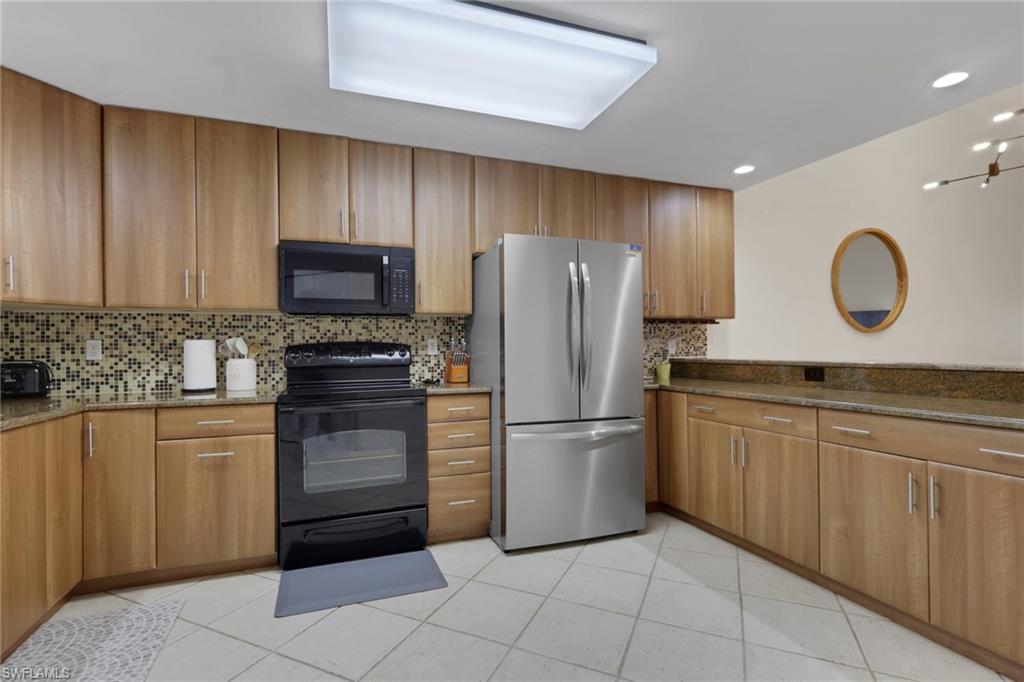 6648 Tannin Ln B Property Photo 13