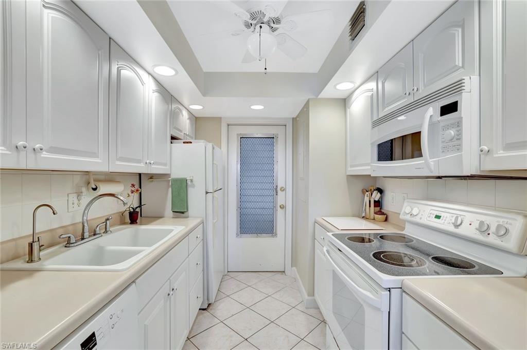 1300 Gulf Shore Blvd N 410 Property Photo 5
