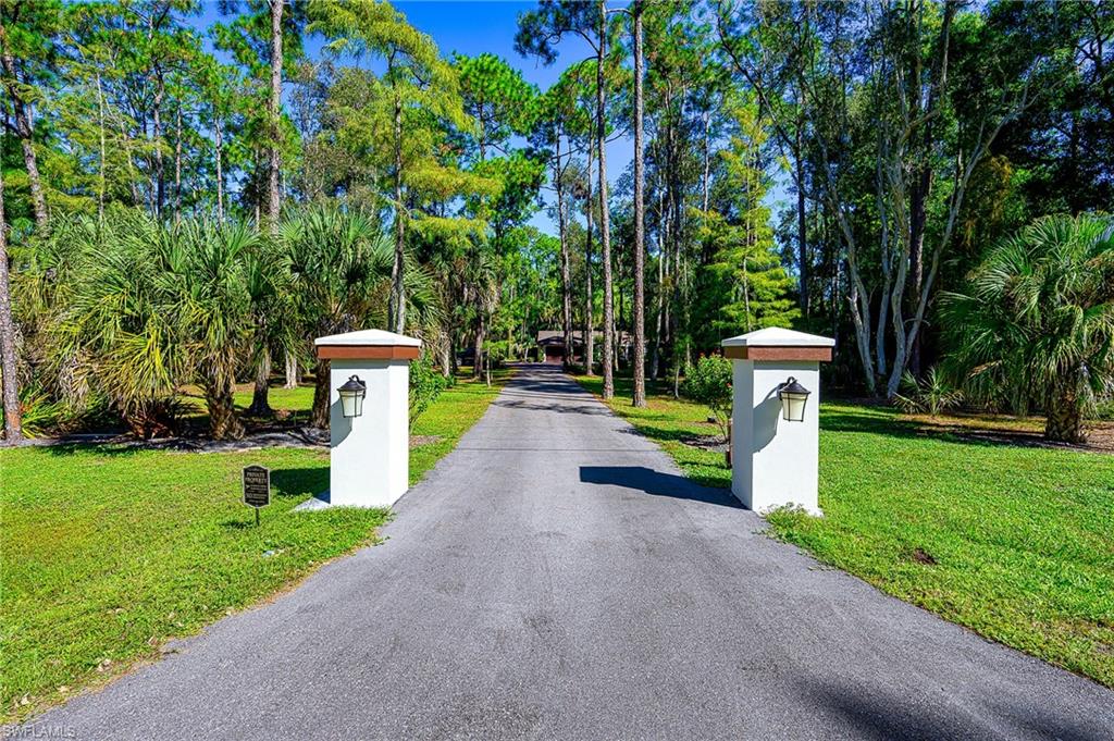 5675 Golden Oaks Ln Property Photo 2