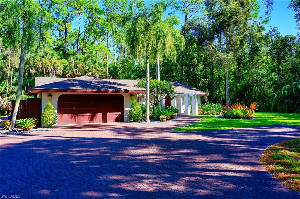5675 Golden Oaks Ln Property Photo 3
