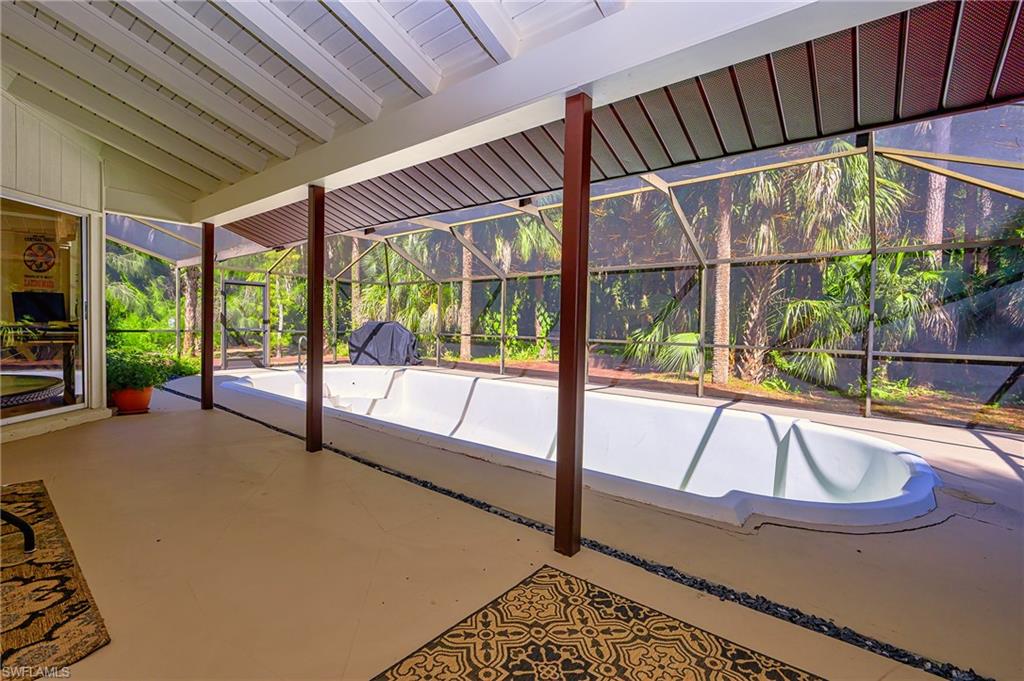 5675 Golden Oaks Ln Property Photo 16