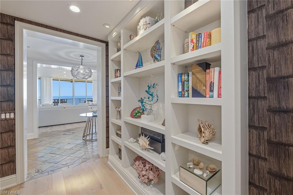 940 Cape Marco Dr 603 Property Photo 25