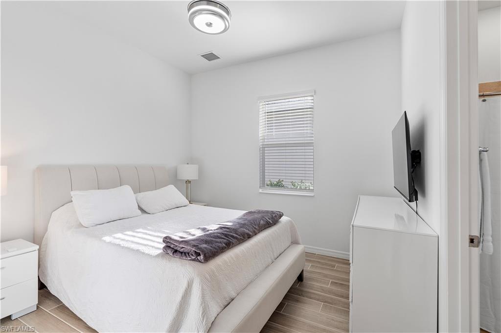 43180 Boardwalk Loop Property Photo 5