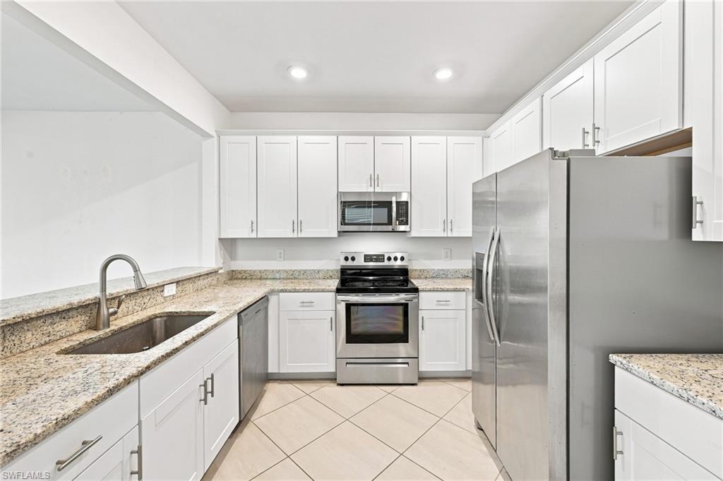 14236 Pine Lodge Ln Property Photo 3