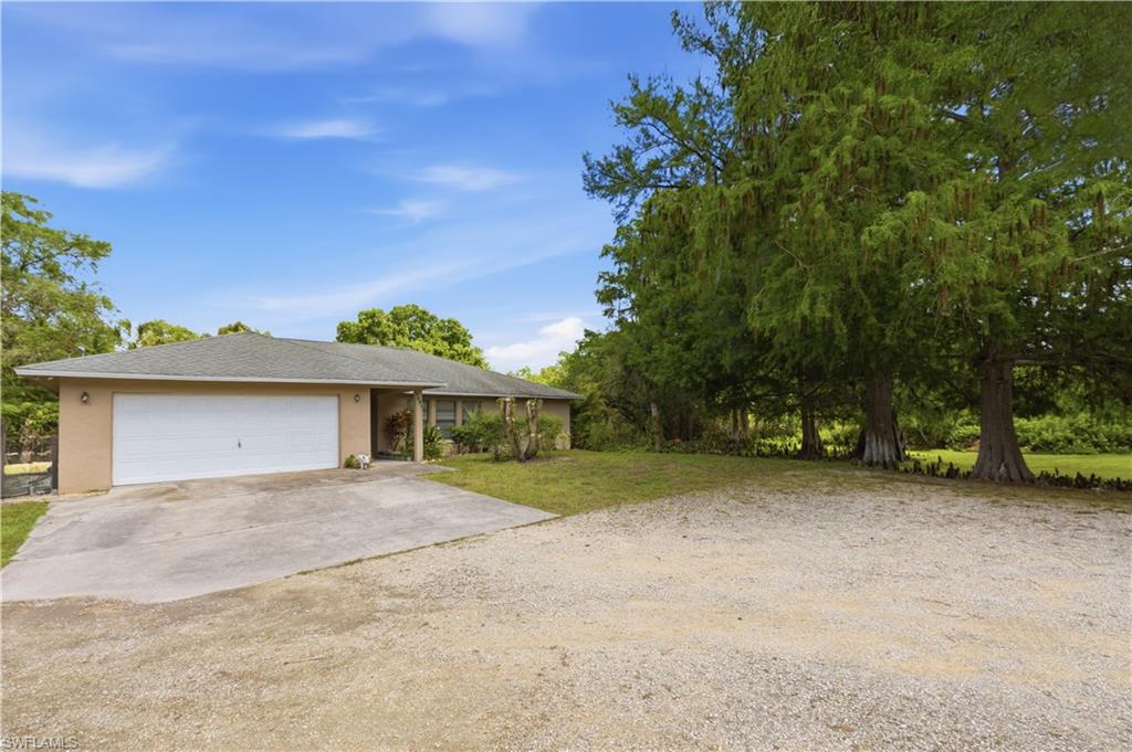 5681 Bur Oaks Ln Property Photo 8
