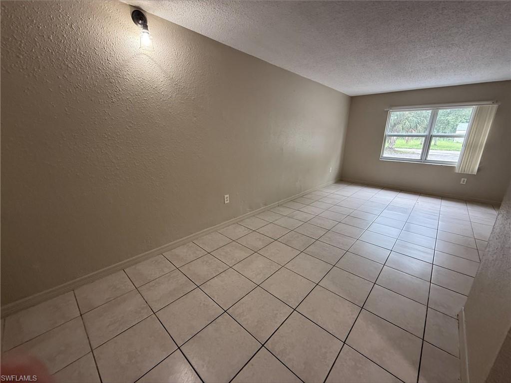 2325 Crawford St 5 Property Photo 2