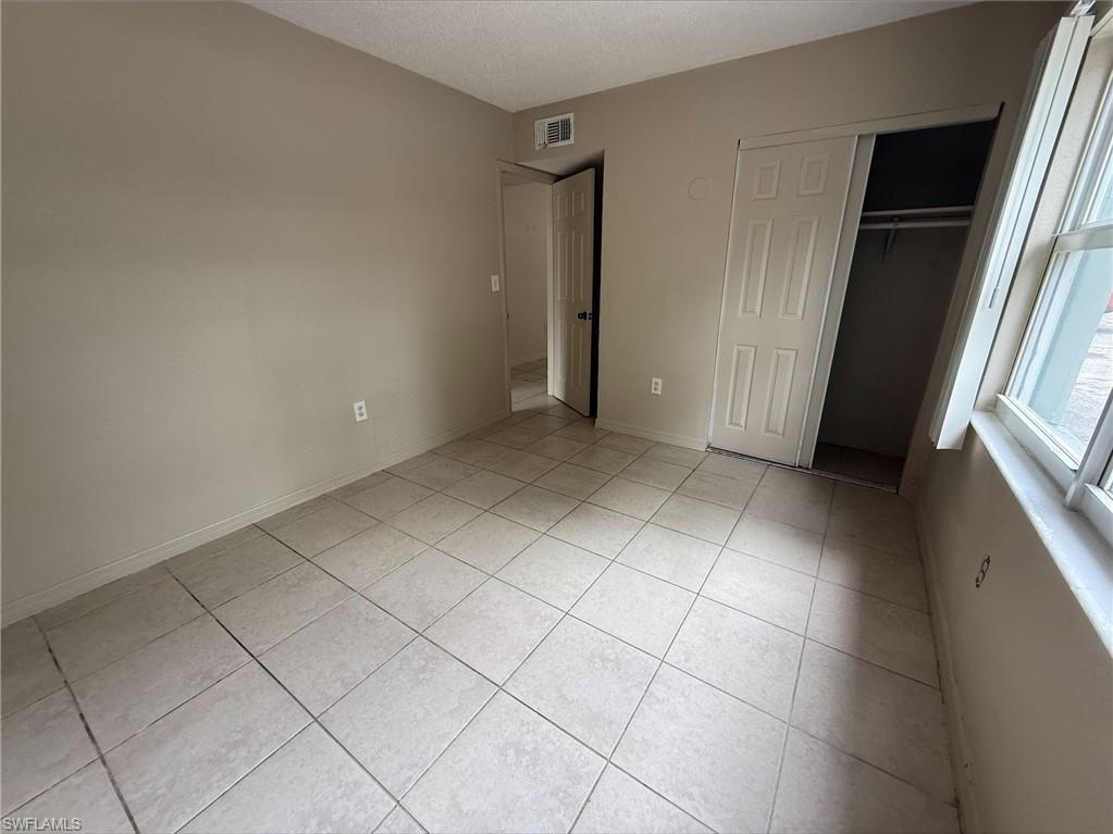 2325 Crawford St 5 Property Photo 5