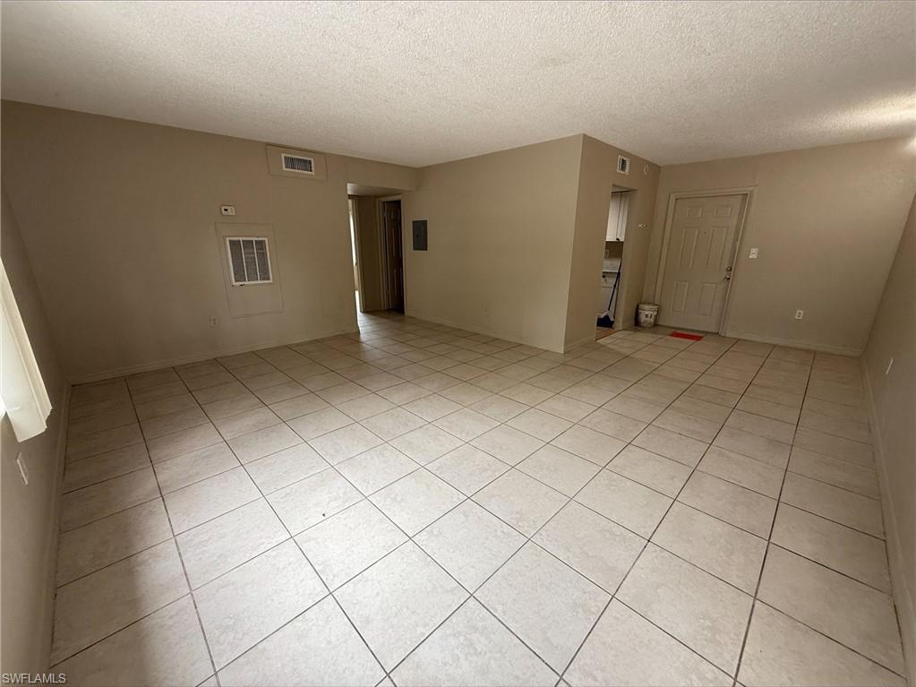 2325 Crawford St 5 Property Photo 7
