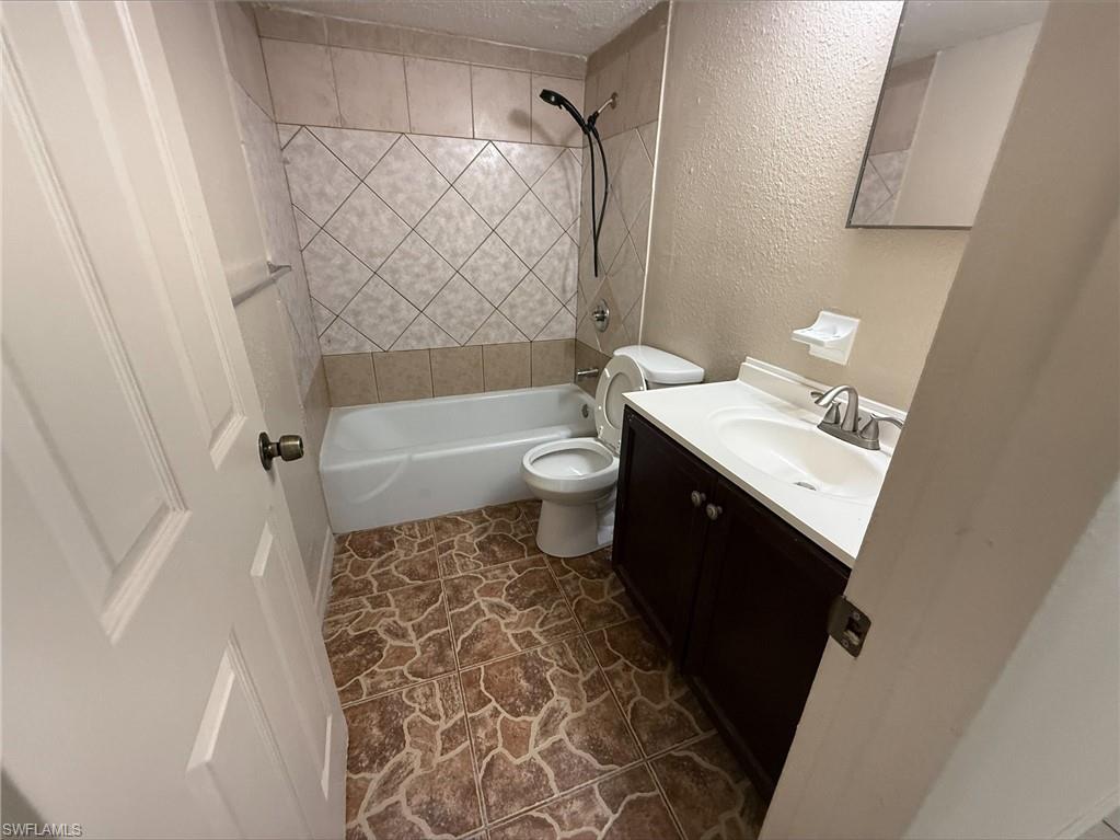 2325 Crawford St 5 Property Photo 9