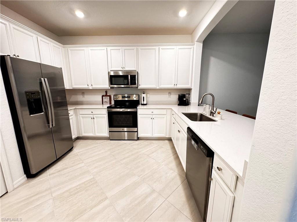 2084 Wellington St Property Photo 2