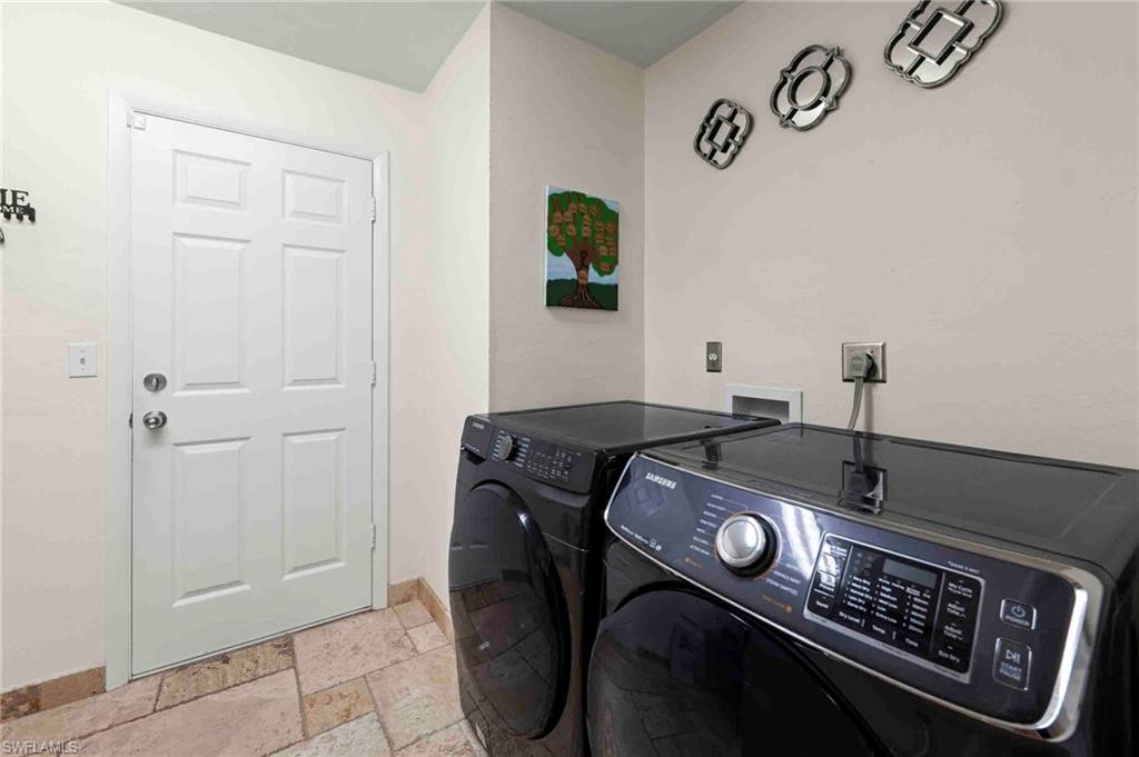 2070 39th St Sw Property Photo 21