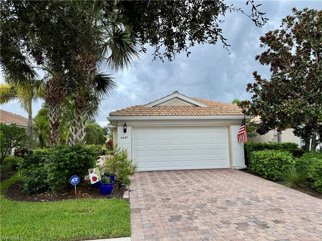 8647 Genova Ct Property Photo 3
