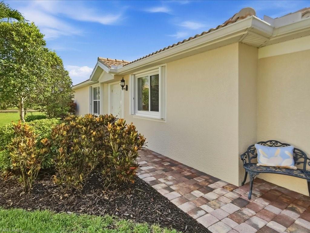 8647 Genova Ct Property Photo 5
