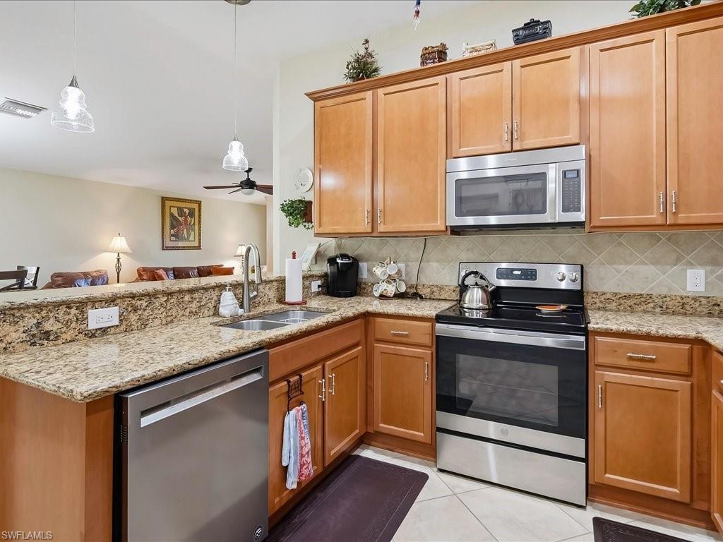8647 Genova Ct Property Photo 15