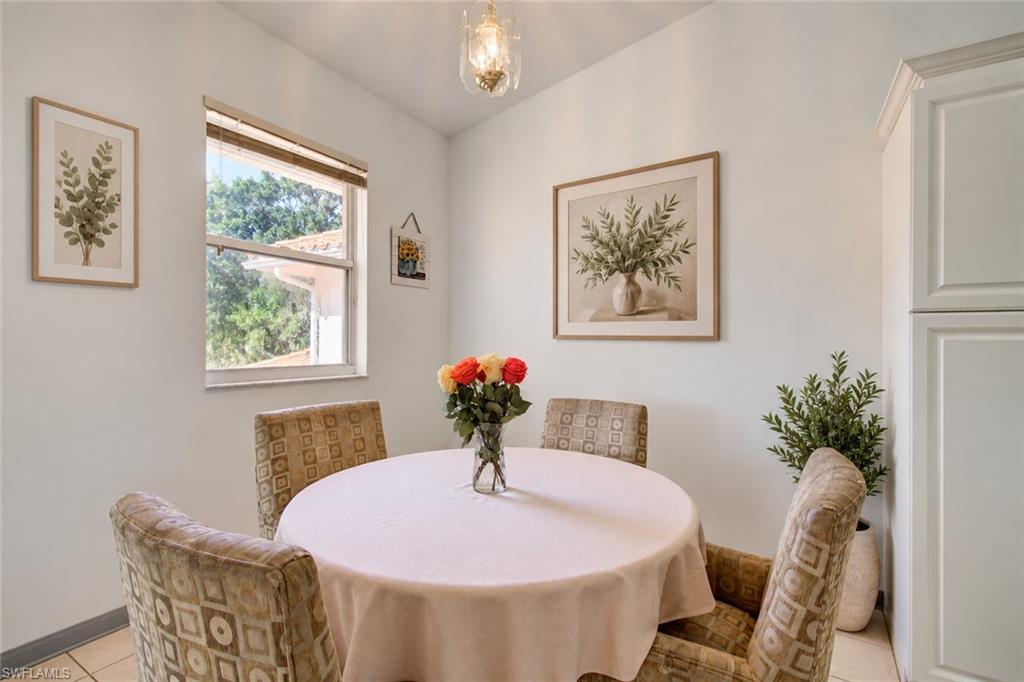 475 Robin Hood Cir 202 Property Photo 5
