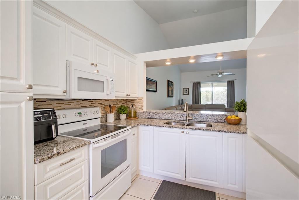 475 Robin Hood Cir 202 Property Photo 10