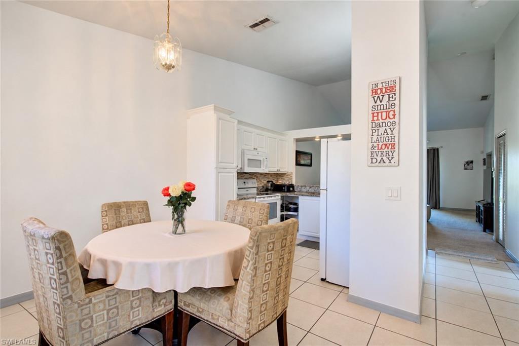 475 Robin Hood Cir 202 Property Photo 11