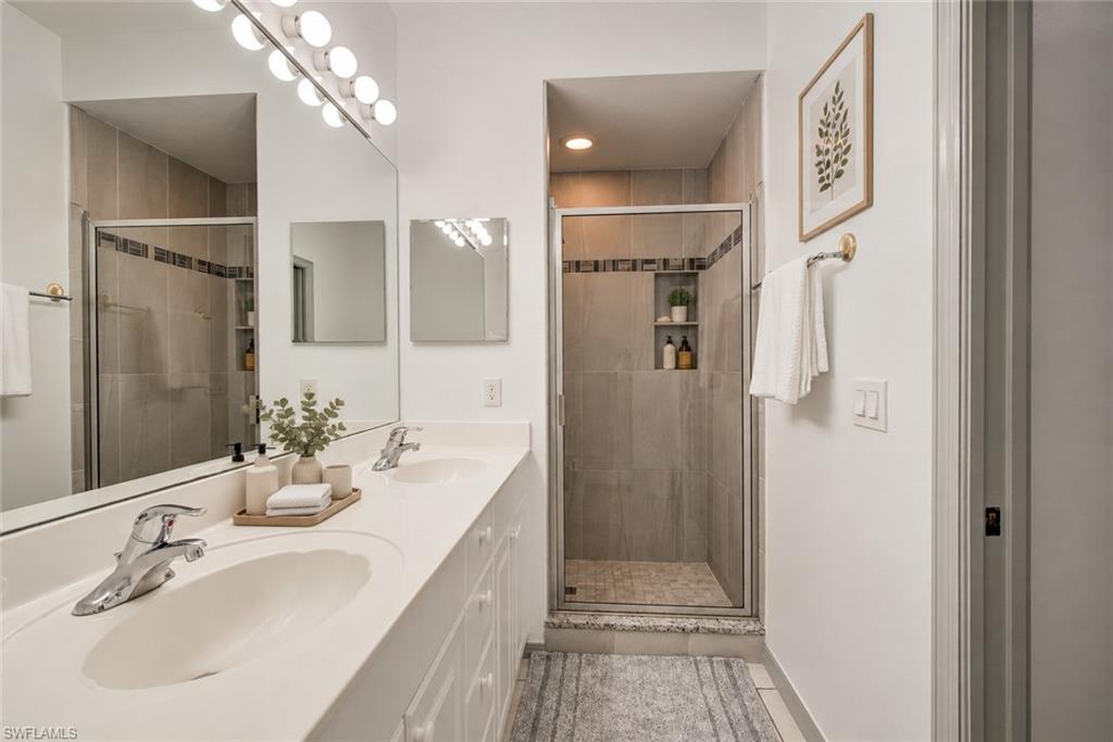 475 Robin Hood Cir 202 Property Photo 20
