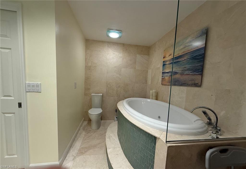 2503 Citrus Lake Dr 105 Property Photo 12