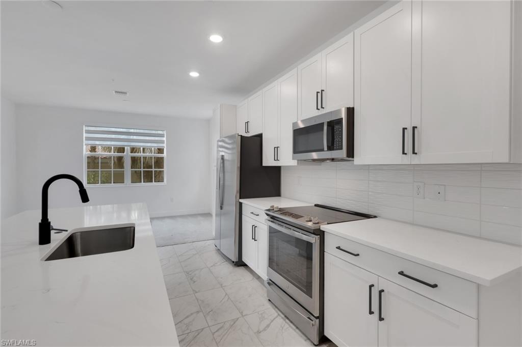 26370 Coco Cay Cir Property Photo 4