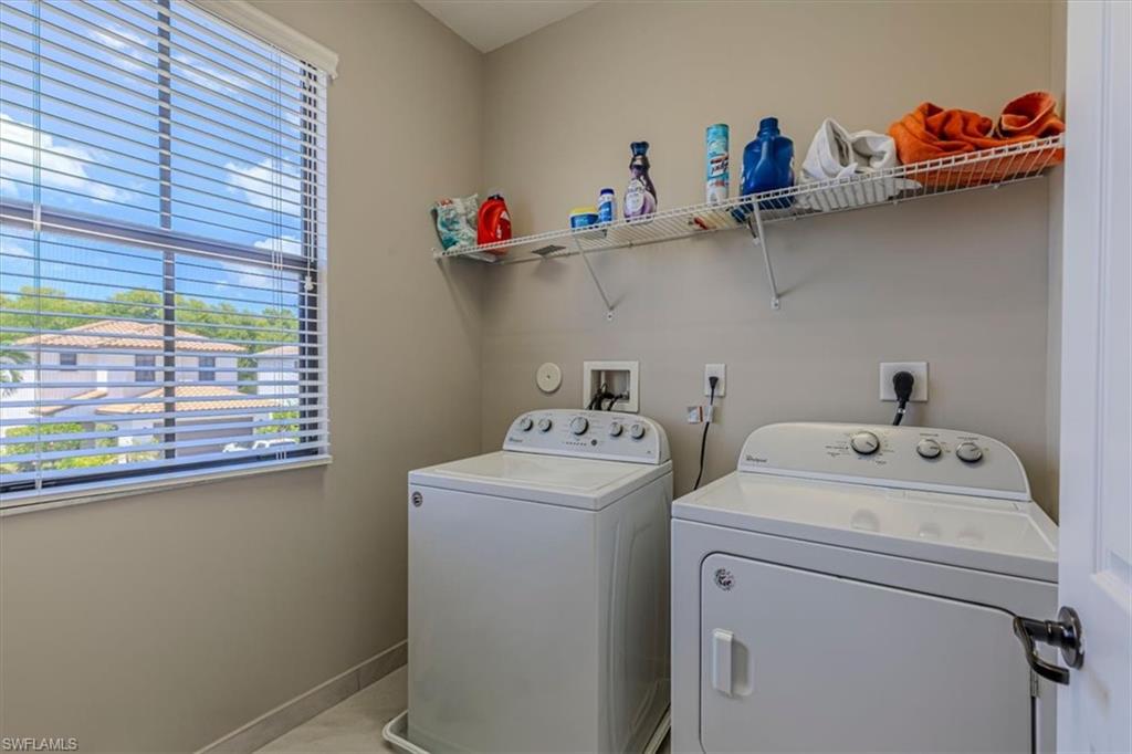 8732 Madrid Cir Property Photo 14