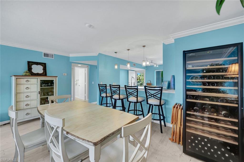 3072 Sandpiper Bay Cir M204 Property Photo 4